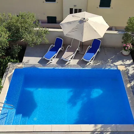 Gros Makarska